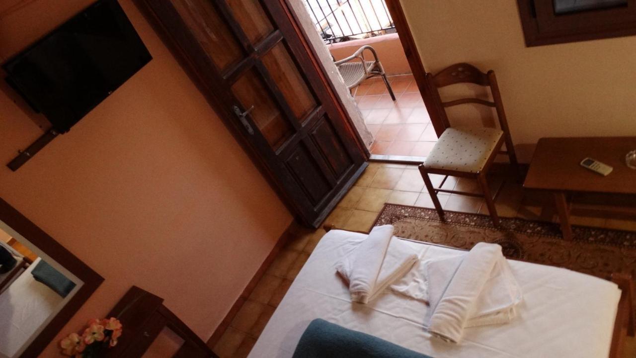 Akrotainaritis Rooms Yerolimin Exteriér fotografie