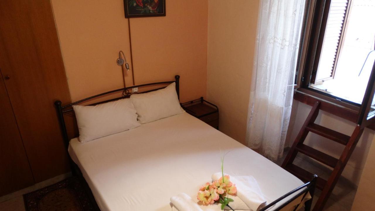 Akrotainaritis Rooms Yerolimin Exteriér fotografie