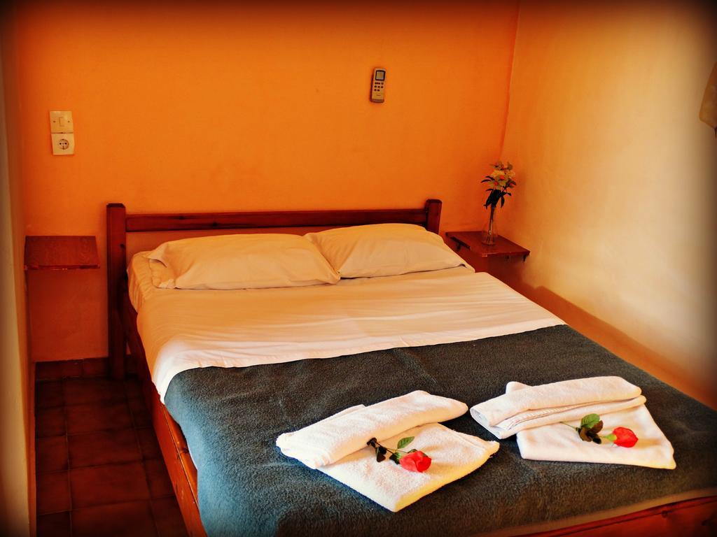 Akrotainaritis Rooms Yerolimin Pokoj fotografie
